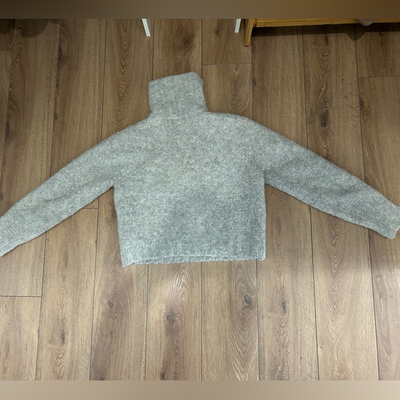 Wilfred Heather Gray Cropped Zip-Turtleneck Sweater - Picture 3 of 6